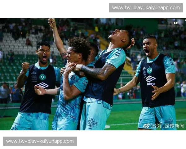 绿茵场上的悲歌与赞歌：沙佩科恩斯与克鲁塞罗的不解之缘